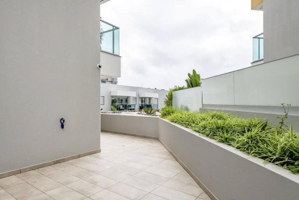 Luxury Poolside View Apartment Funchal  Kültér fotó